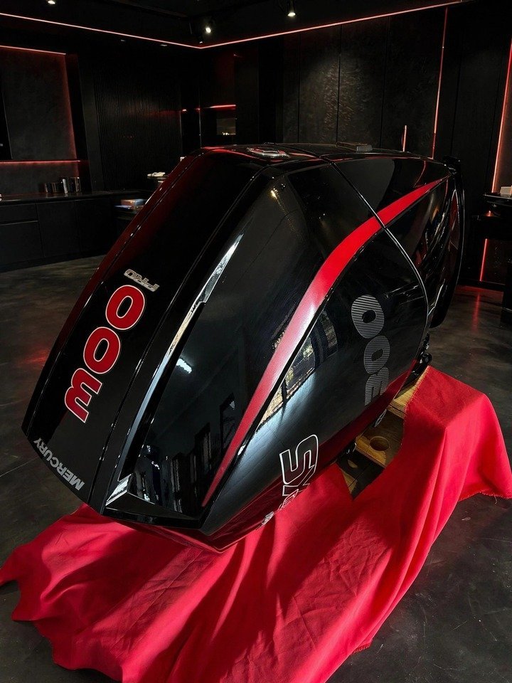 New Mercury 300 Pro XS 300HP V8 FourStroke outboard motor, actual photos