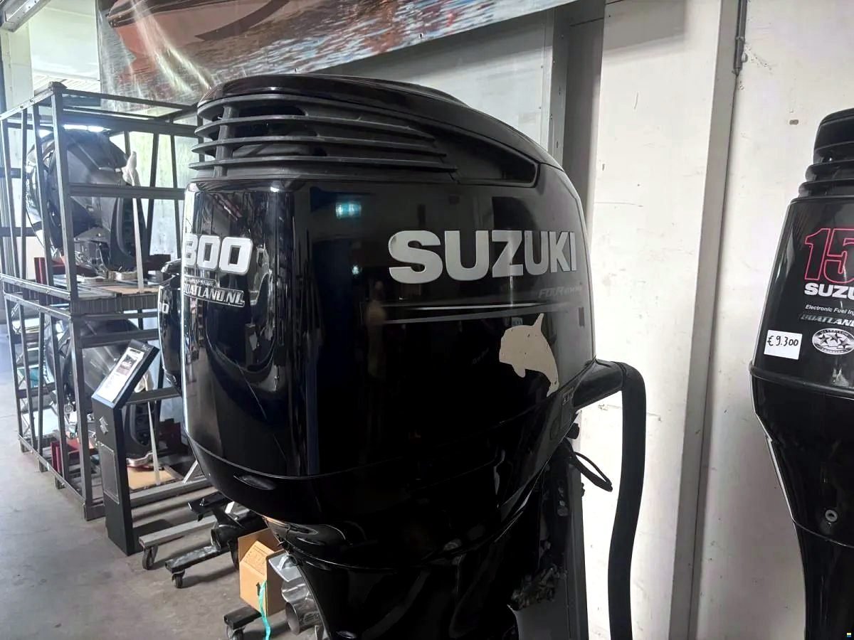 Used 2016 Suzuki DF300AP 300 HP Outboard — 275 Hours, Propeller Included — photo 5