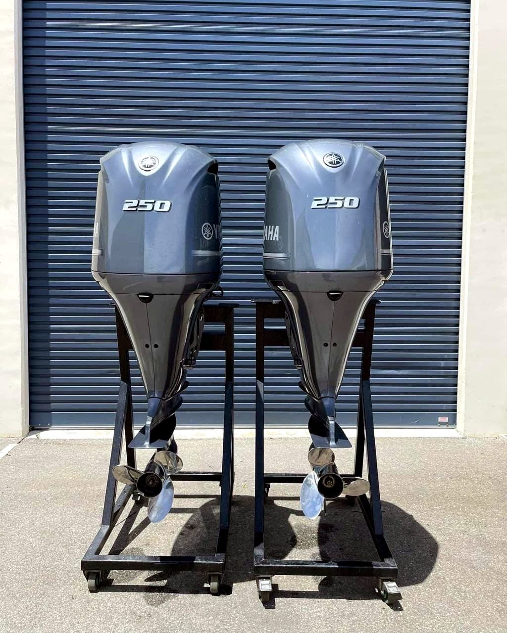 Used 2010 Yamaha F250 250 HP Twin Pair — 3.3L V6, 25-Inch Shafts — photo 2