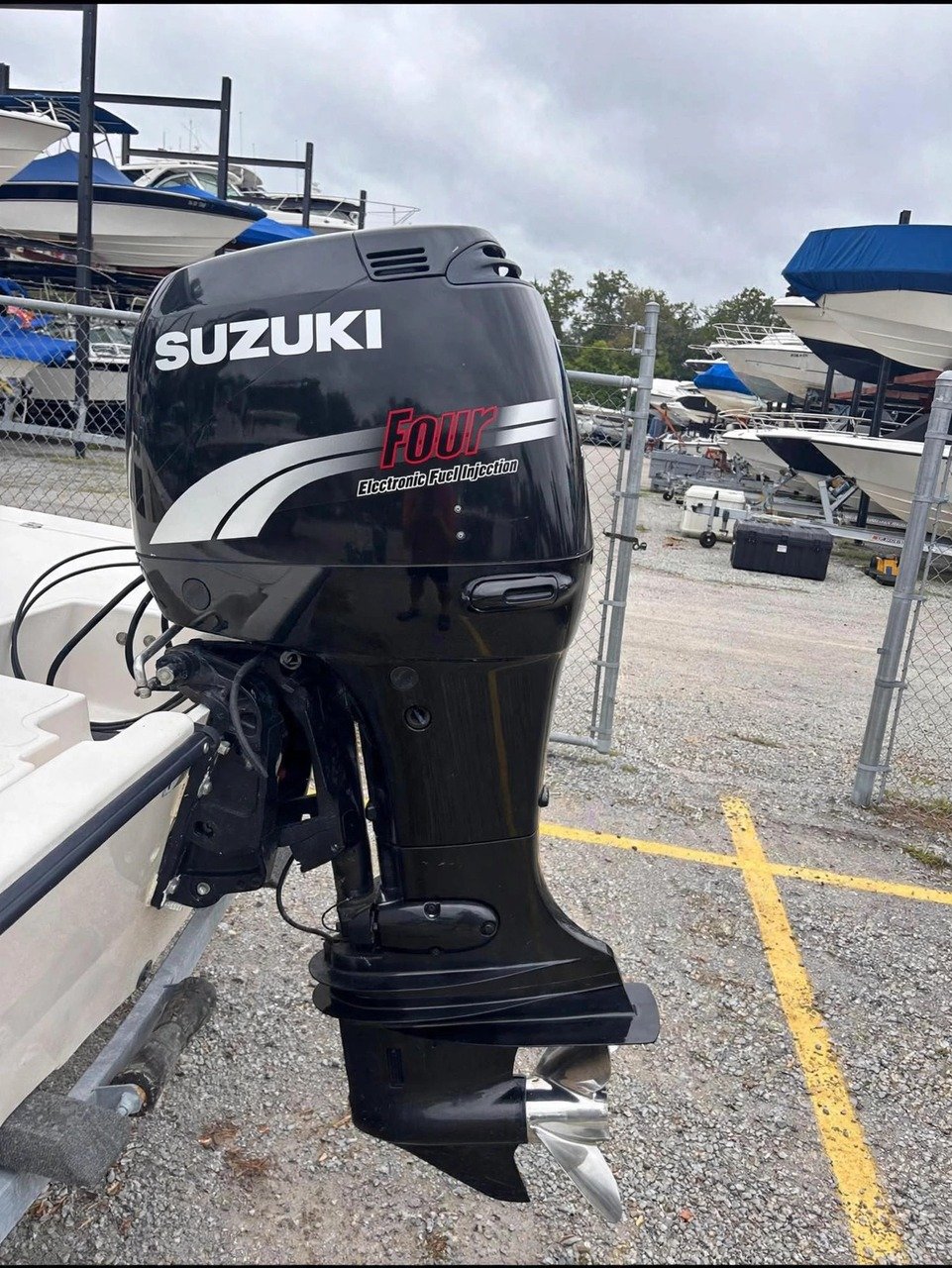2015 Suzuki DF115 115HP EFI four-stroke outboard motor, actual photos — view 3