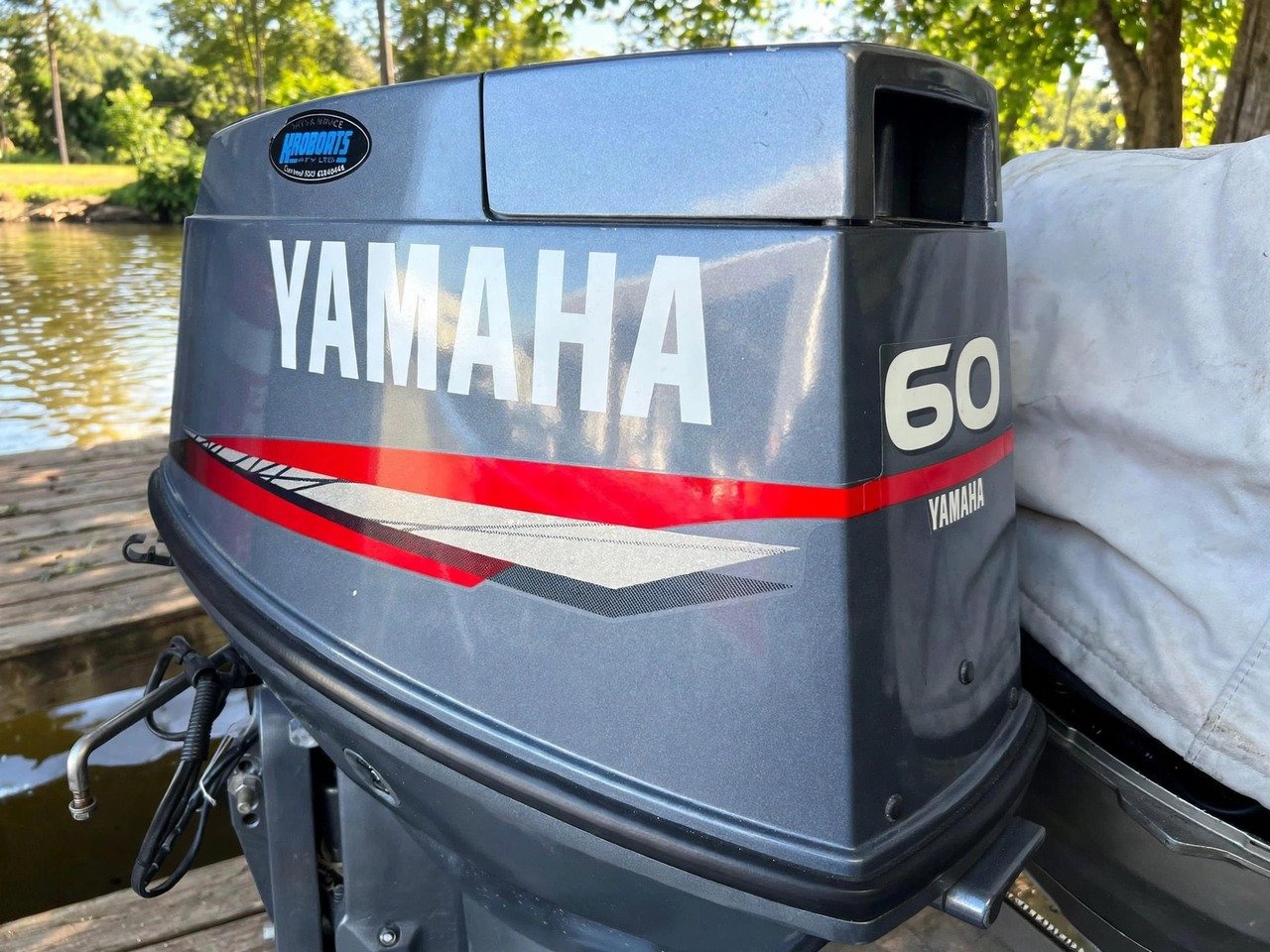 2000 Yamaha 60HP two-stroke 60HP 2-stroke outboard motor, actual photos — view 2