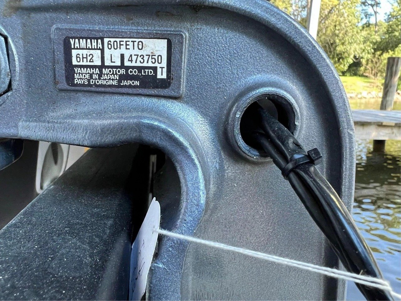 2000 Yamaha 60HP two-stroke 60HP 2-stroke outboard motor, actual photos — view 3