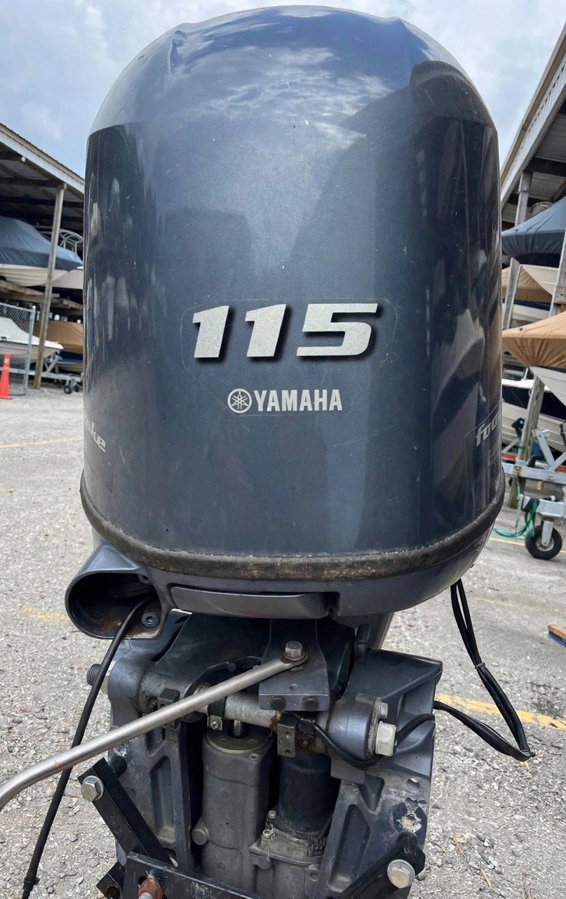 2016 Yamaha 115HP four-stroke outboard motor, actual photos — view 2
