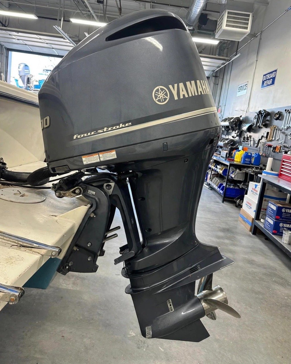 2014 Yamaha F300XCA 300HP four-stroke outboard motor, actual photos — view 3