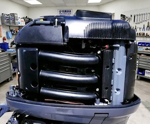 2007 Yamaha F250TXR 250HP four-stroke outboard motor, actual photos — view 2