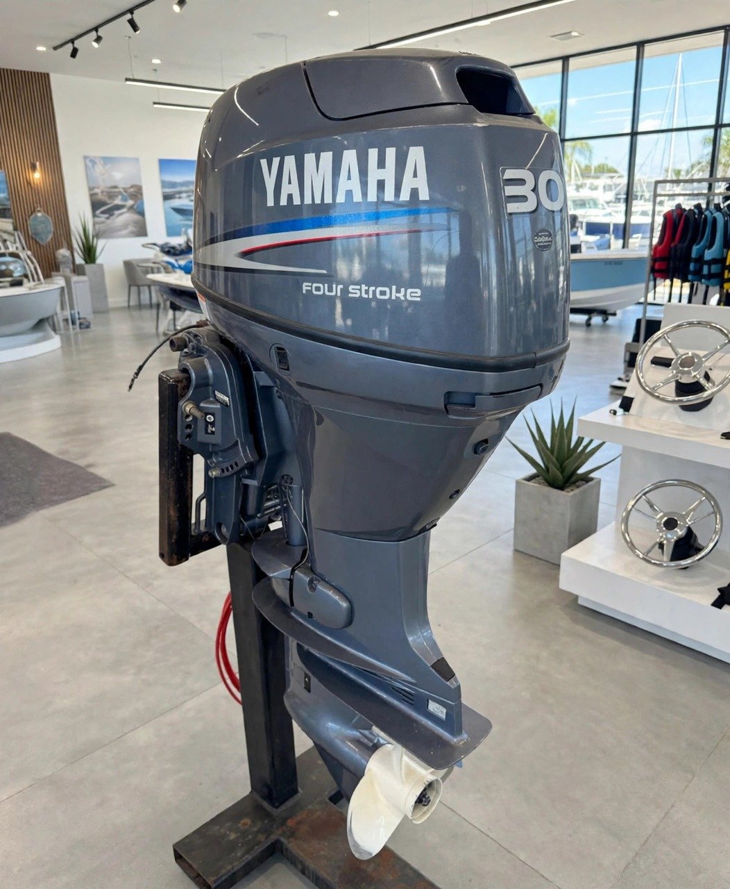 2008 Yamaha F30AET 30HP four-stroke outboard motor, actual photos — view 2