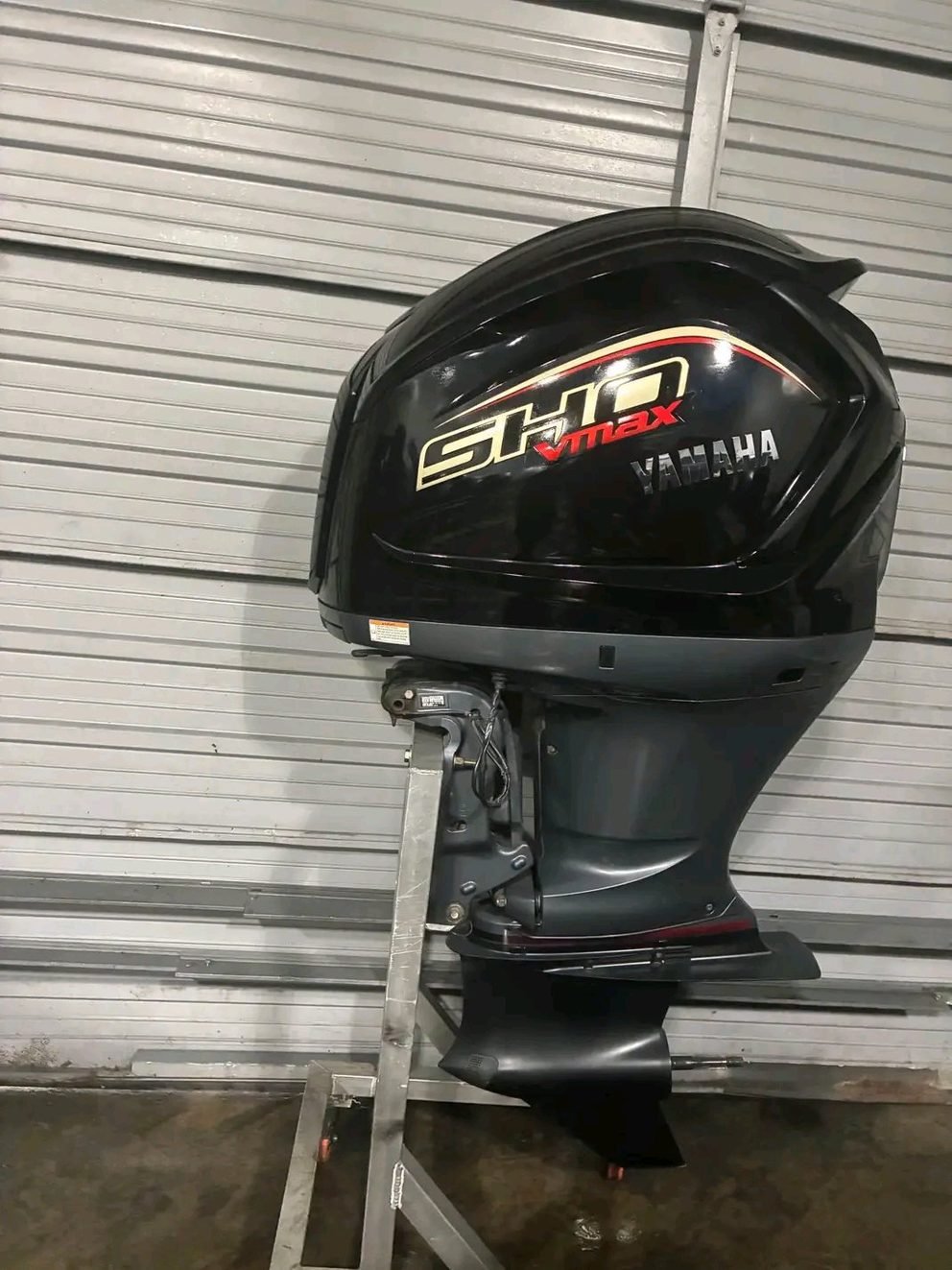 2021 Yamaha VF250 VMAX SHO 250HP outboard motor — transom bracket and midsection detail