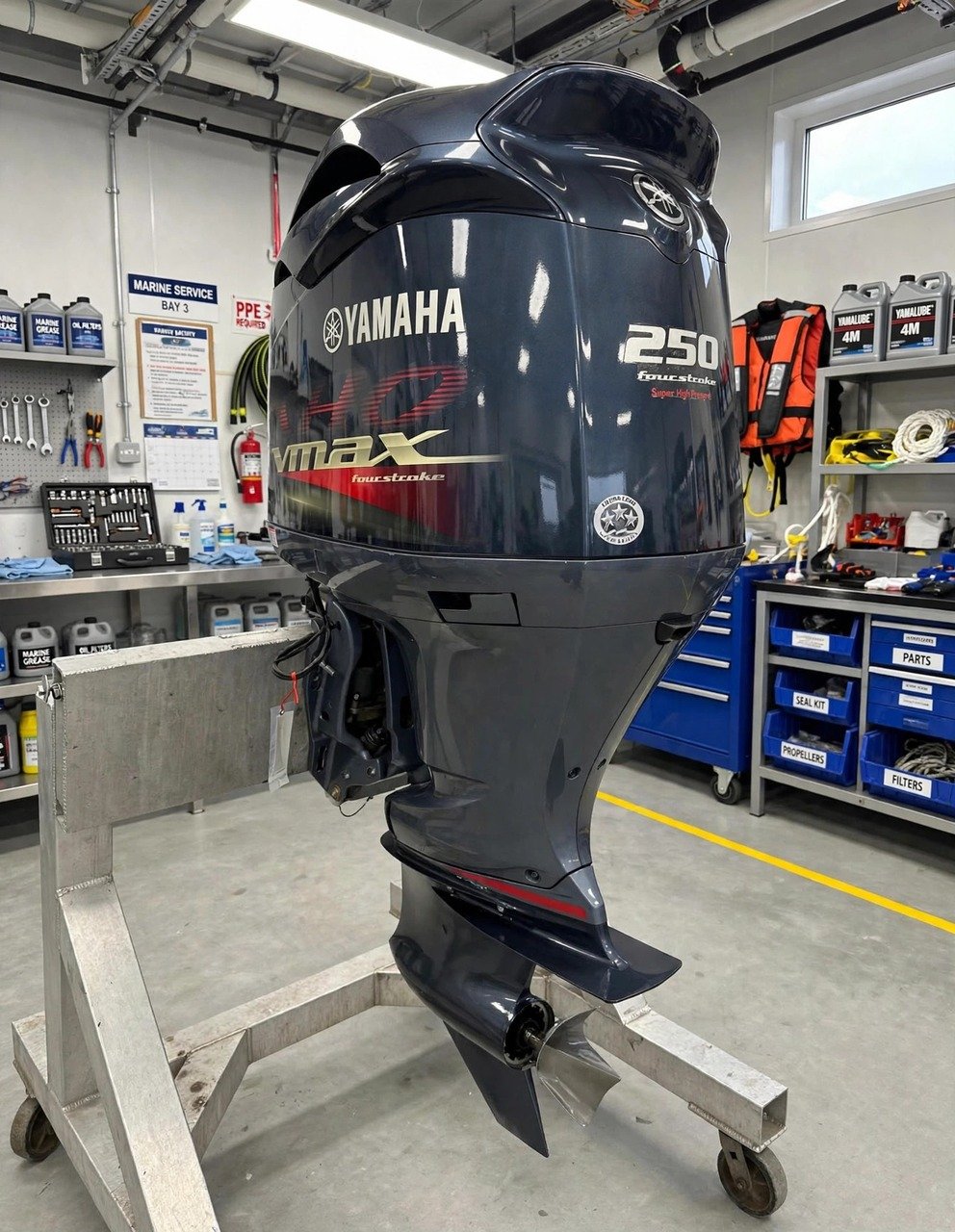 2013 Yamaha VF250LA VMAX SHO 250HP outboard motor, actual photos — view 2